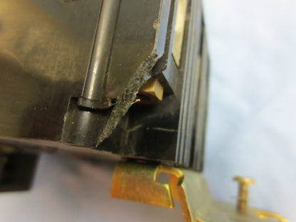 SQUARE D FA-32015 MOLDED CASE CIRCUIT BREAKER 15A 240VAC 3-POLE