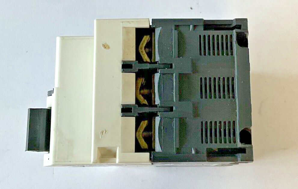 TELEMECANIQUE SQUARE D GV2-RT08 2.5-4A CIRCUIT BREAKER 600VAC