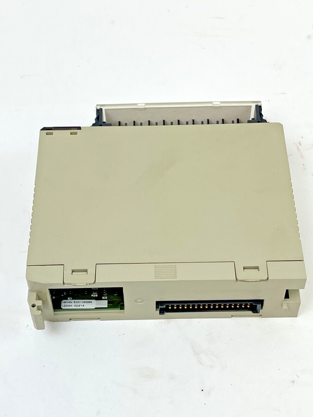 OMRON C200H-OD21A OUTPUT UNIT / OUTPUT MODULE 24VDC, 1.0A/POINT, 4.0A/UNIT