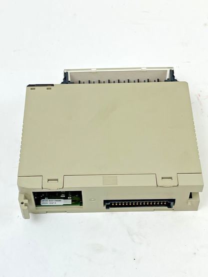 OMRON C200H-OD21A OUTPUT UNIT / OUTPUT MODULE 24VDC, 1.0A/POINT, 4.0A/UNIT