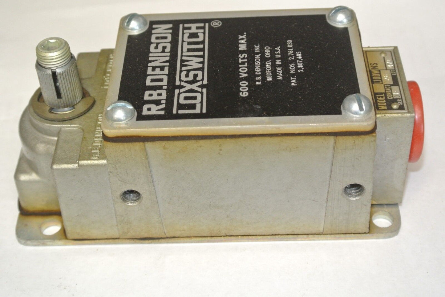 R.B. DENISON L100WNS-2M LIMIT SWITCH 600V MAX GOULD / TELEMECANIQUE NEW SURPLUS