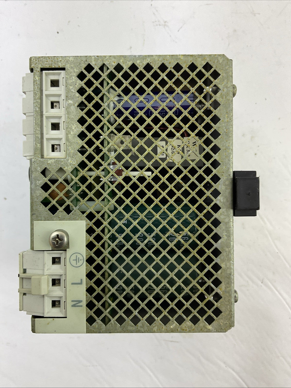 PULS SL10.105 POWER SUPPLY OUTPUT 24-28VDC 10A INPUT 100-120/200-240VAC 6/2.8A