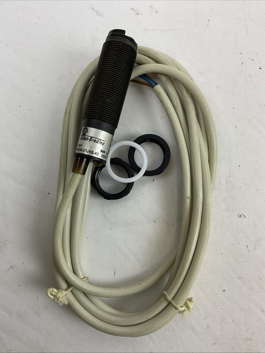 ALLEN BRADLEY 42CA-U1JNB-A2 SER A 10-30VDC PHOTOELECTRIC SENSOR