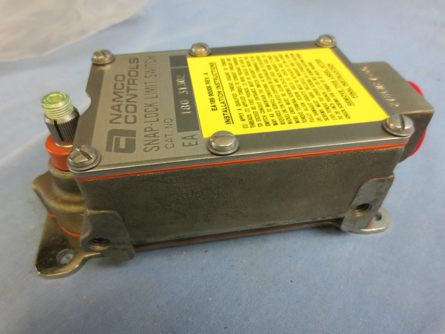 NAMCO EA180-31302 SNAP-LOCK LIMIT SWITCH - NEW SURPLUS