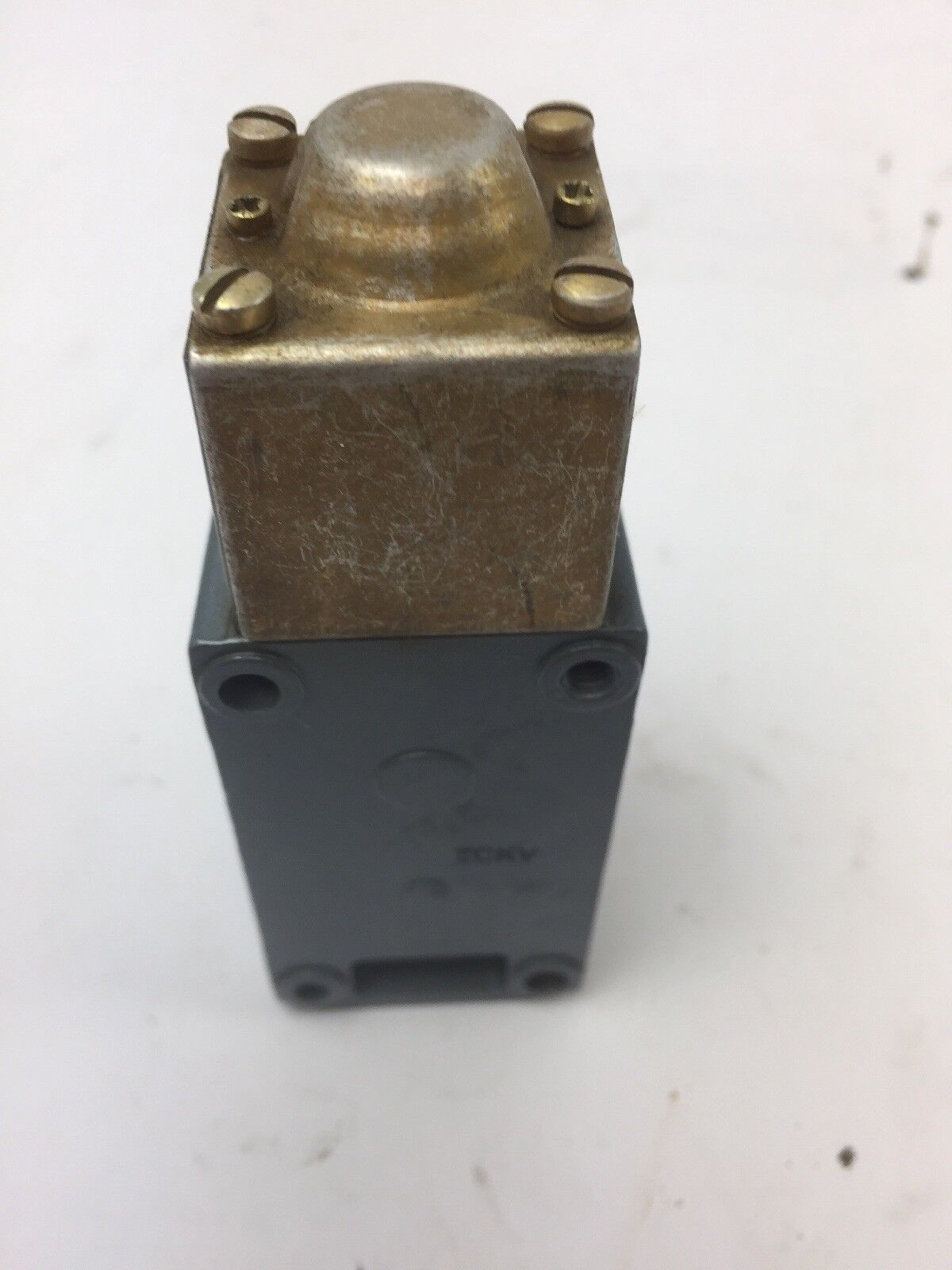 ALLEN BRADLEY 802R-HFW2 OILTIGHT LIMIT SWITCH SEALED CONTACT SERIES B