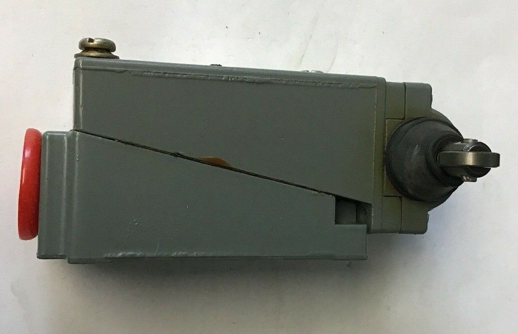 SQUARE D 9007 B62F TURRET HEAD LIMIT SWITCH SER. A