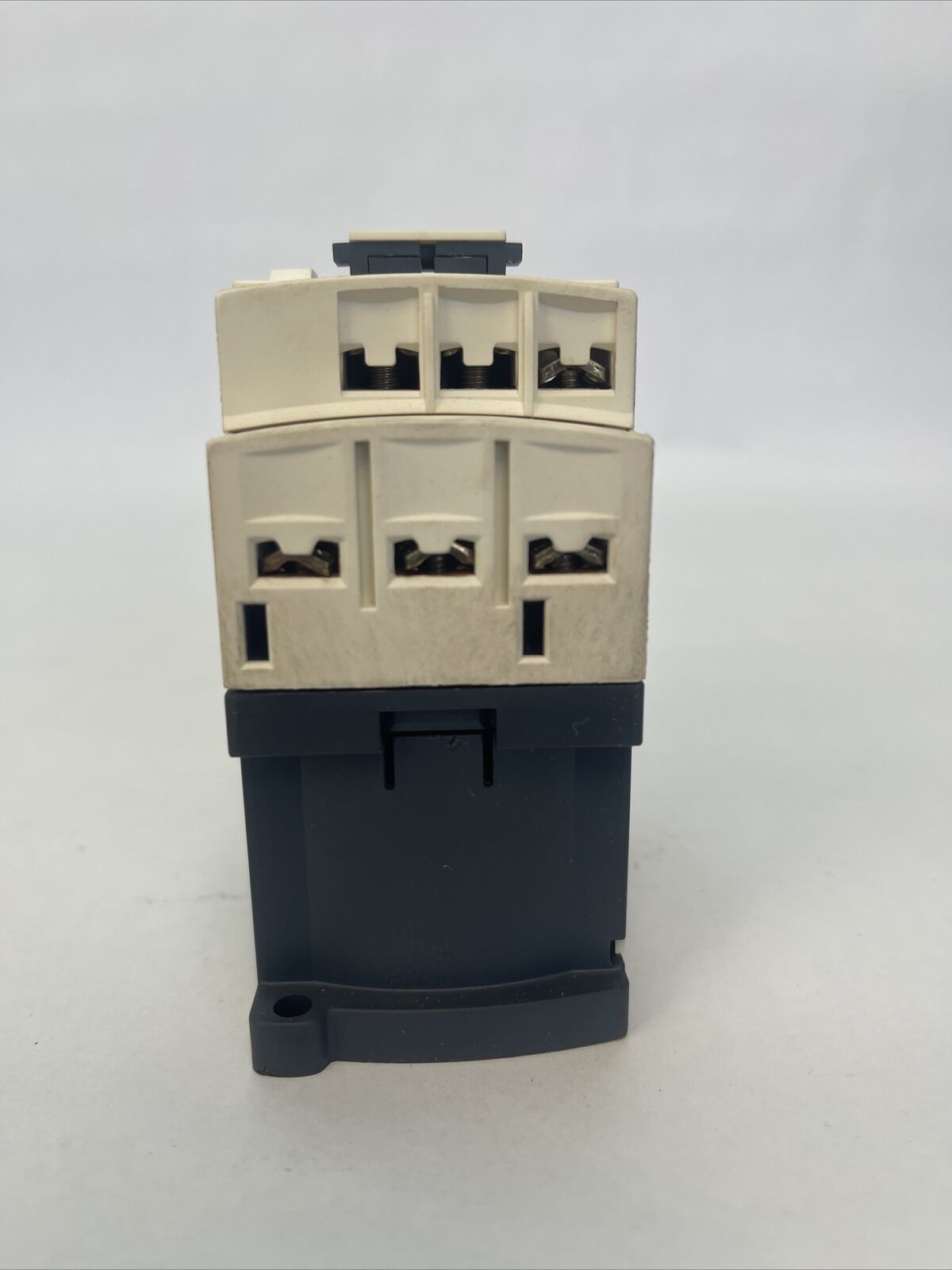 TELEMECANIQUE CAD50 BL CONTACTOR 600VAC 10A COIL 24VDC 2,4 W LAD4TBDL 5-24V