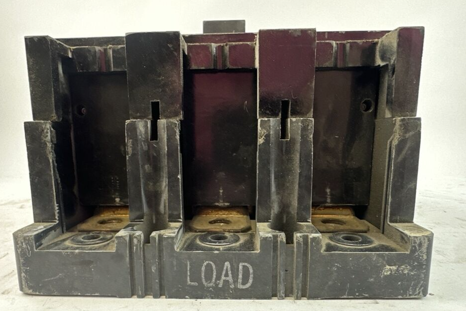 GE TKM3F CIRCUIT BREAKER 1200AMP 600VAC 3POLE FRAME 1000A TRIP UNIT