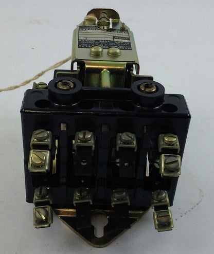 Square D, AC Magnetic Relay, Class 8501 Type AO-40 Series B, 440 volts, 10 Amp