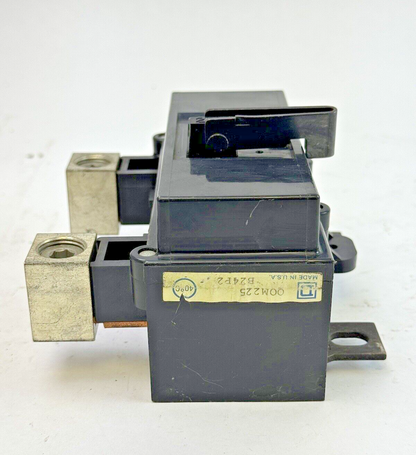 SQUARE D - QOM225 - MAIN CIRCUIT BREAKER - 2 POLE/ 225 A/ 240 VAC