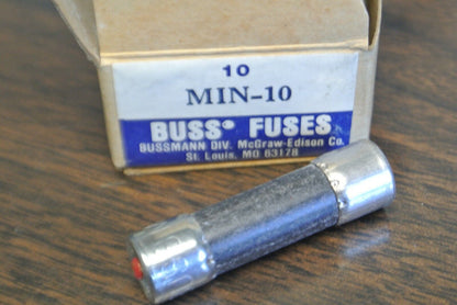 BOX of 10 / BUSS MIN10 INDICATING FUSE / 10A / 250V / NEW SURPLUS / MIN-10