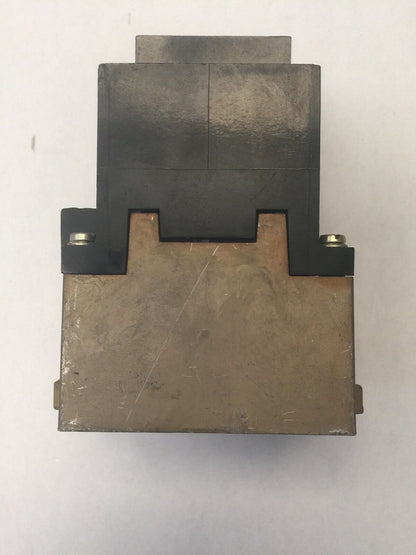 ALLEN BRADLEY 700-P000A1 CONTROL RELAY TYPE P 115-120V 60HZ 110V 50HZ SERIES A
