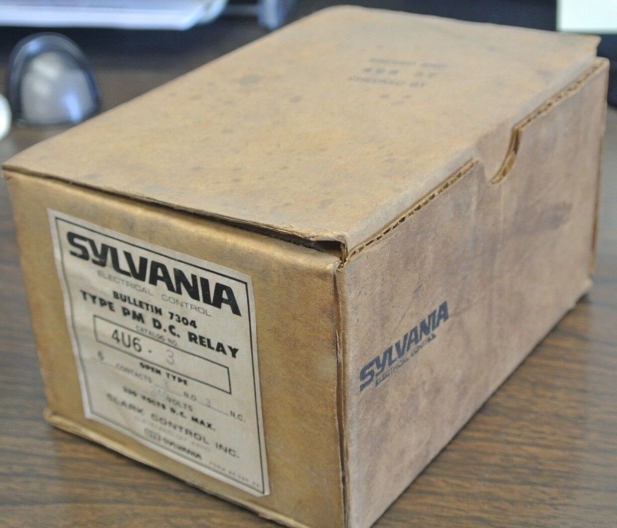 SYLVANIA 7304 4U6-3 TYPE PM D.C. RELAY / 240V / 3 N.O. / 3 N.C. CONTACTS / NEW