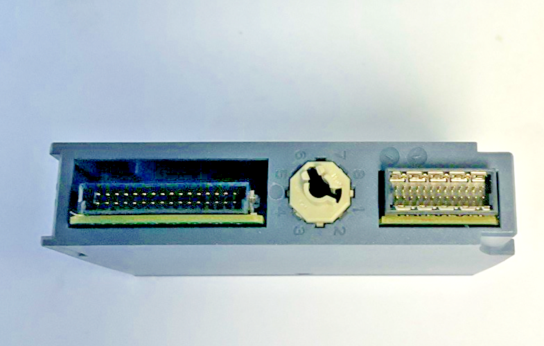 SIEMENS 6ES7 131-6BF00-0CA0 DIGITAL OUTPUT MODULE 24VDC 4A 8x24VDC/0.5A*LOTOF10*