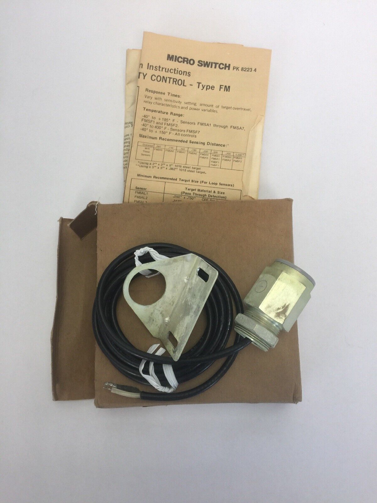 MICRO SWITCH A HONEYWELL DIVISION FMSA1-6B PROXIMITY SWITCH