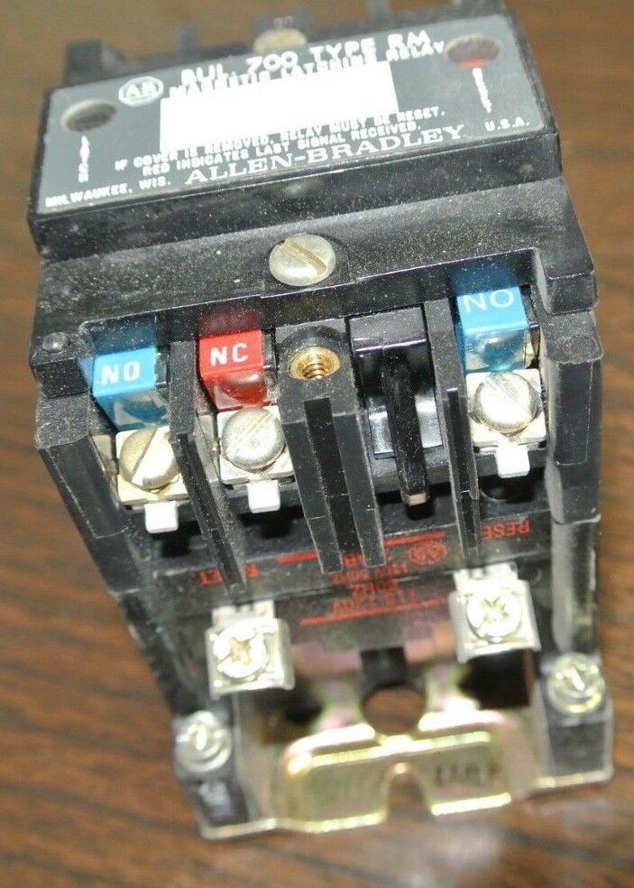 ALLEN-BRADLEY 700-RM210A1 - TYPE RM AC RELAY, OPEN - 115/120V, 60Hz NEW SURPLUS