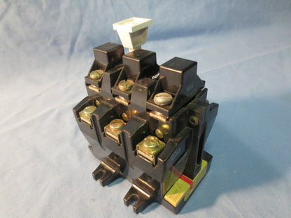 ALLEN-BRADLEY MANUAL RESET OVERLOAD RELAY 592-B0V16 592-BOV16 w/ W37 HEATERS