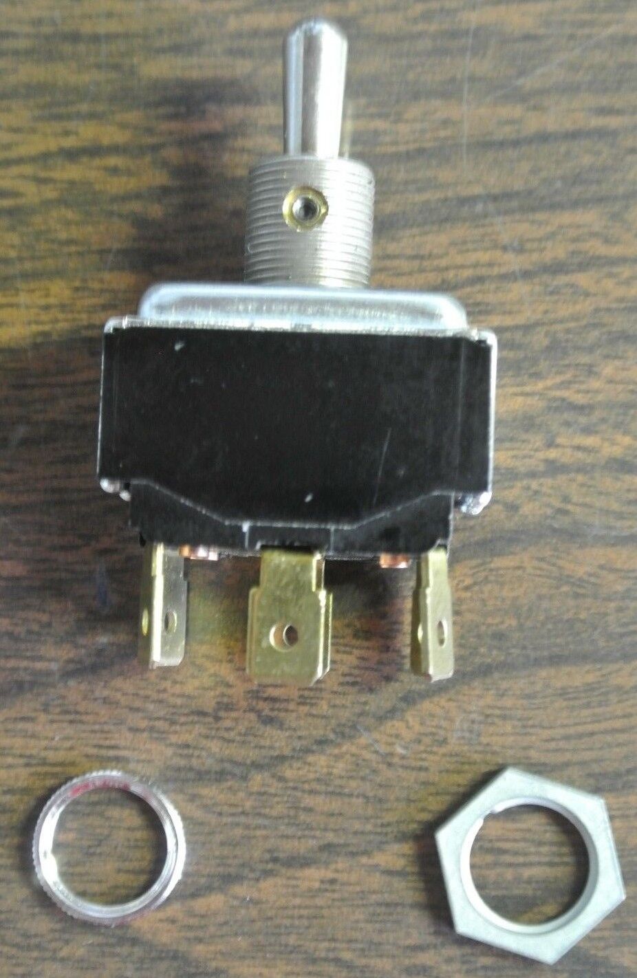 CUTLER-HAMMER TOGGLE SWITCH ON MAINTAINED to CENTER OFF to ON MOMENTARY LOT / 10