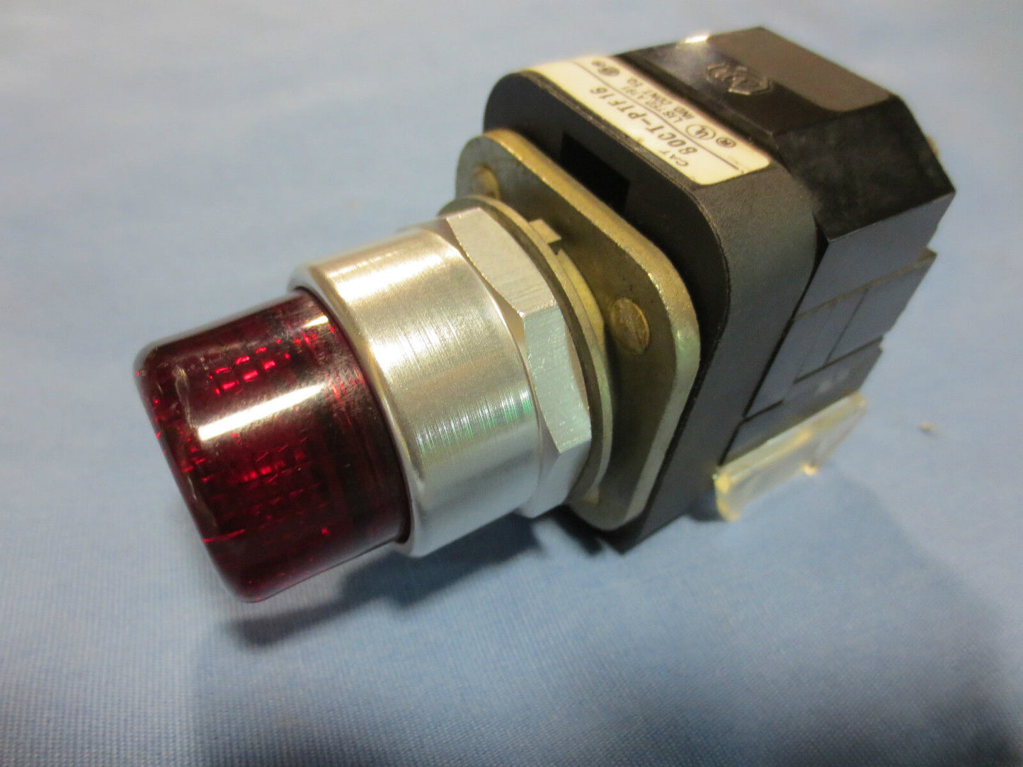ALLEN-BRADLEY 800T-PTF16 Ser. T ILLUMINATED PUSH BUTTON, RED - PUSH-TO-TEST