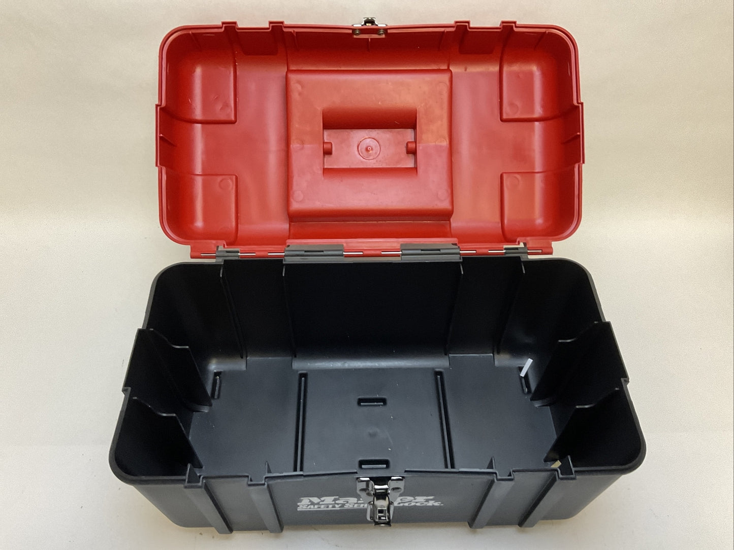 MASTER LOCK EMPTY TOOL BOX