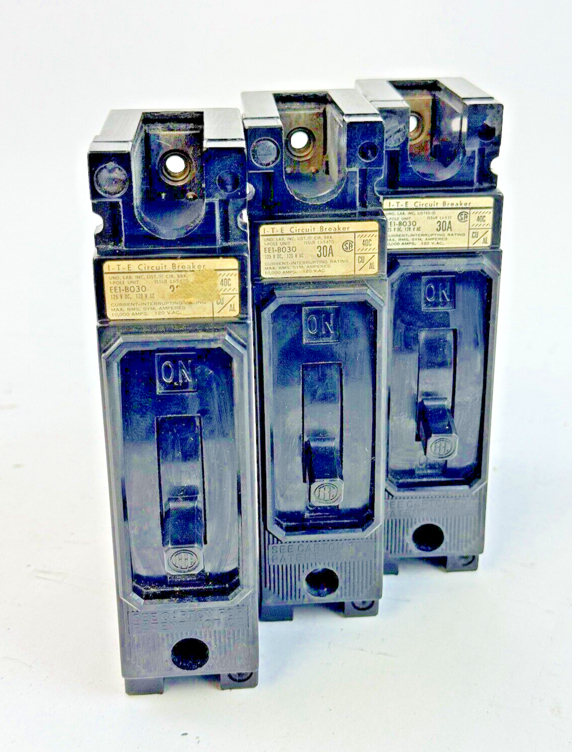 ITE / SIEMENS **LOT OF 3** - EE1-B030 - CIRCUIT BREAKERS - 1 POLE/30A/120 VAC