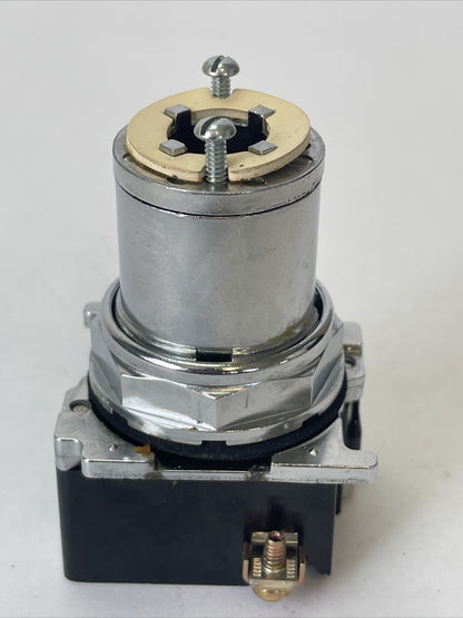 CUTLER HAMMER 10250T6403 ILL. SELECTOR SWITCH 3 POS. MOM. 120V