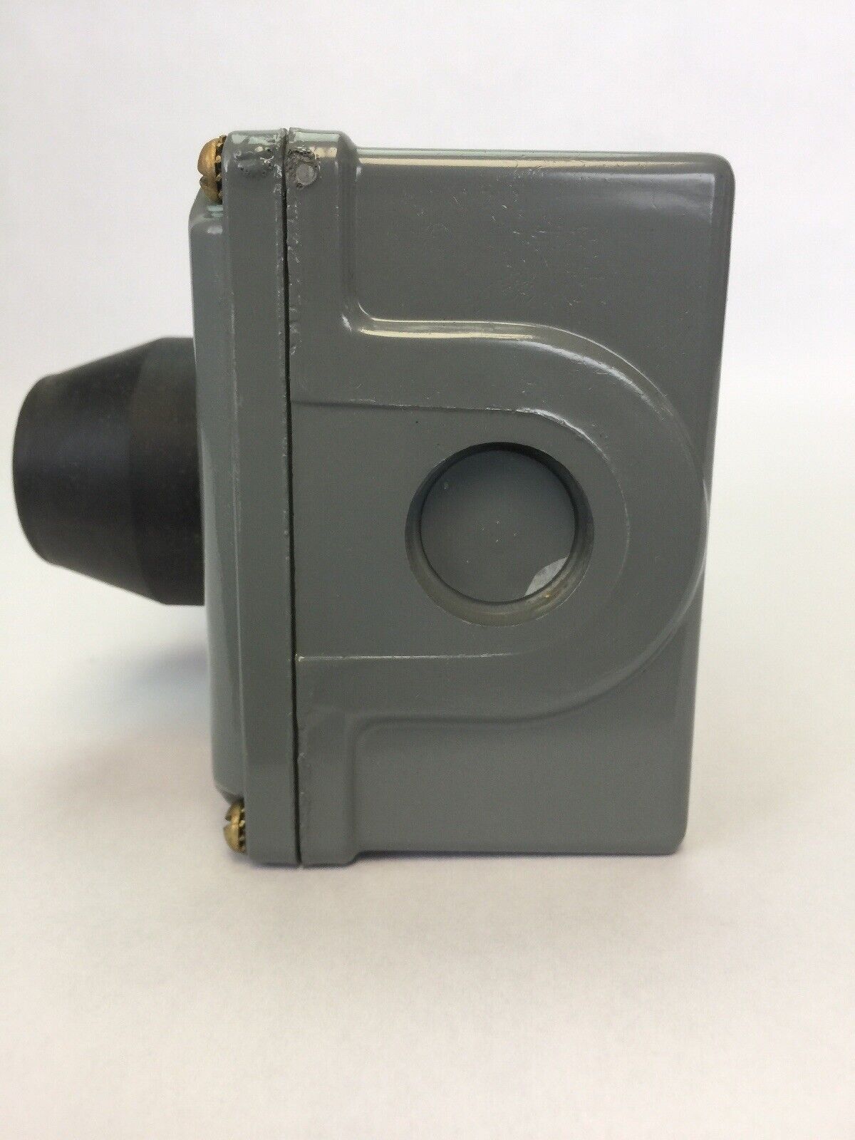 WESTINGHOUSE TYPE HDW PUSHBUTTON CONTROL STATION 600V HEAVY DUTY NEMA 4