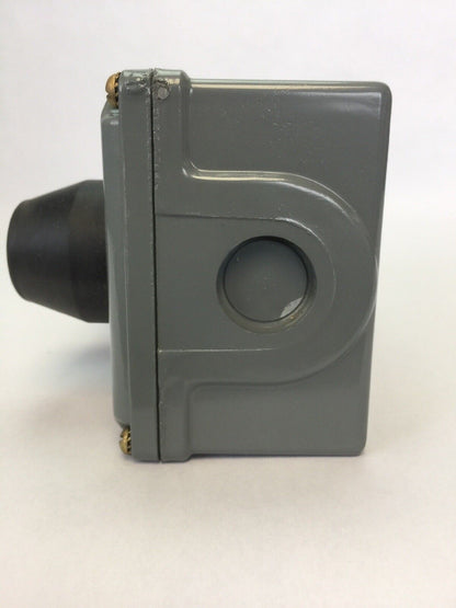 WESTINGHOUSE TYPE HDW PUSHBUTTON CONTROL STATION 600V HEAVY DUTY NEMA 4