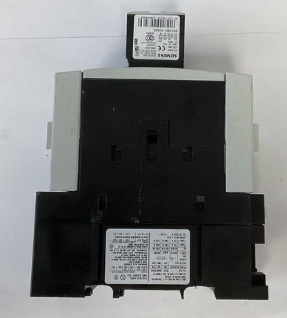 SIEMENS 3RT1045-1AB00 CONTACTOR 600V 24VDC 50HZ W/ 3RH1921-1HA22