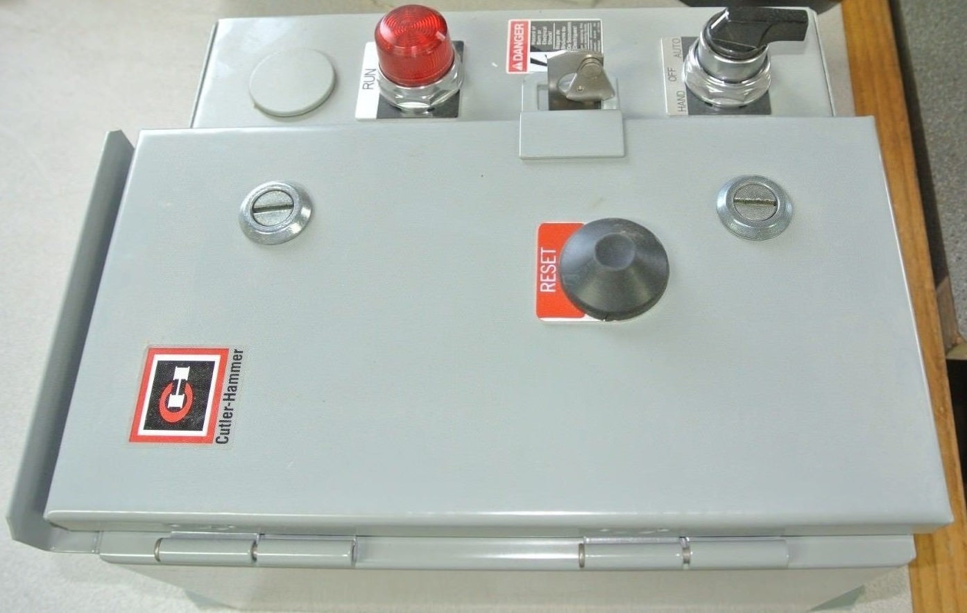 CUTLER-HAMMER ECN0802AJA - NEMA FREEDOM STARTER, 1-PH, 120V COIL NEW SURPLUS