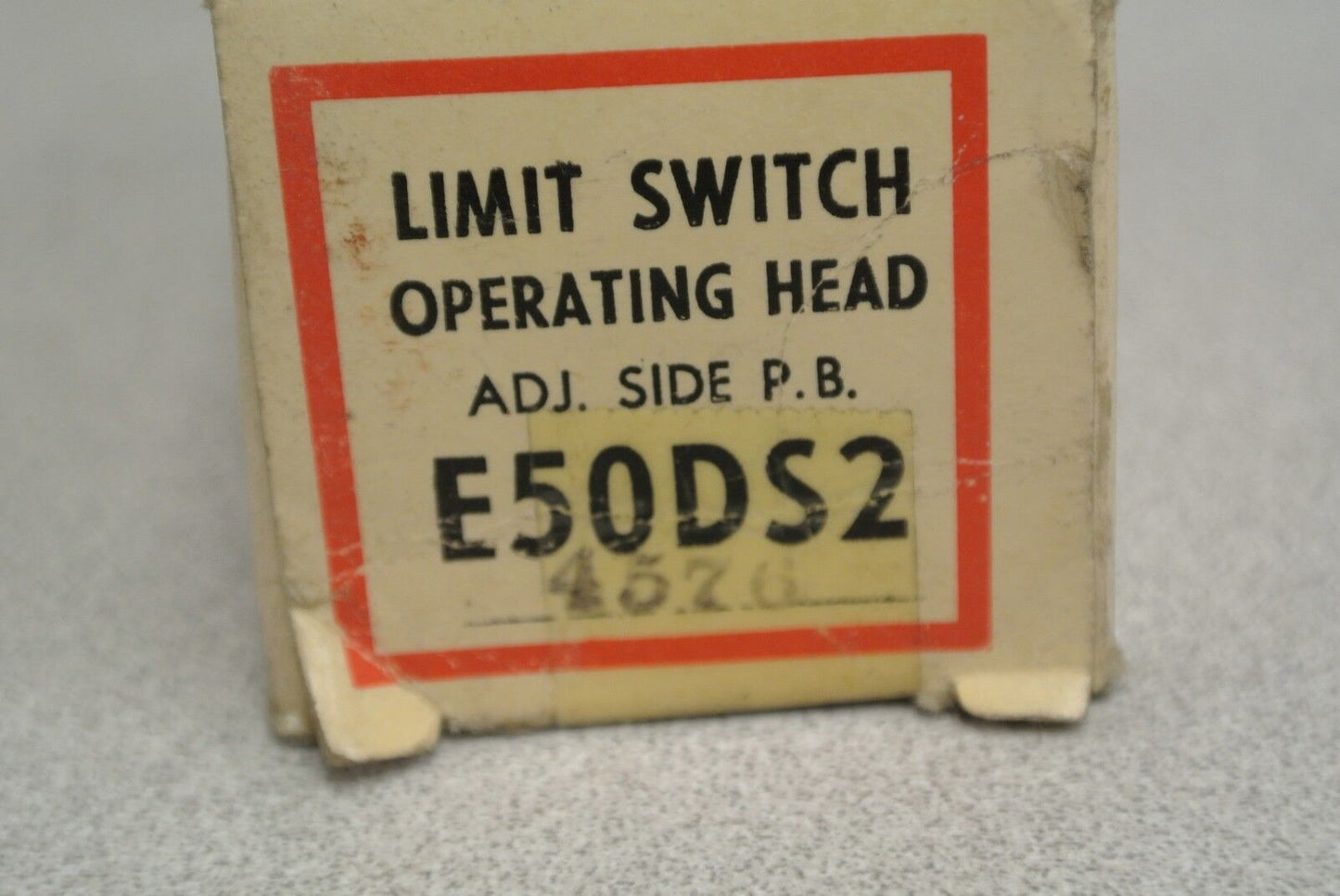 CUTLER-HAMMER E50DS2 LIMIT SWITCH OPERATING HEAD / ADJ. SIDE PUSHBUTTON / NEW