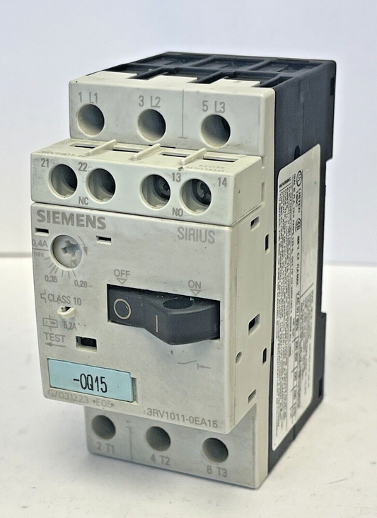 SIEMENS - 3RV1011-0EA15 & 3RV1901-1E-CIRCUIT BREAKER W/ SWITCH TRANSVERSE