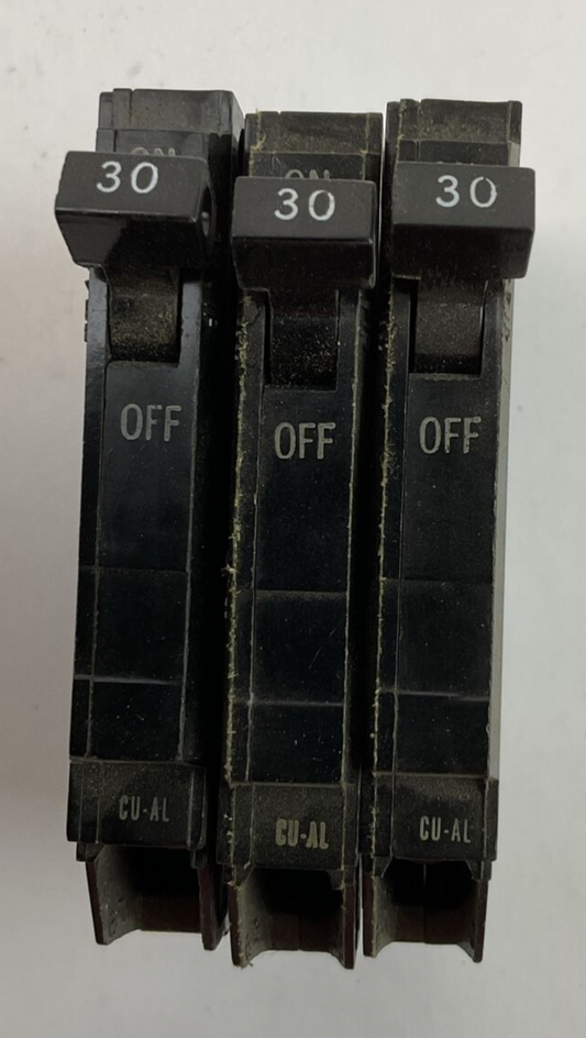 GE TQP130 30AMP 120/240VAC 1POLE CIRCUIT BREAKER (LOT OF 3)