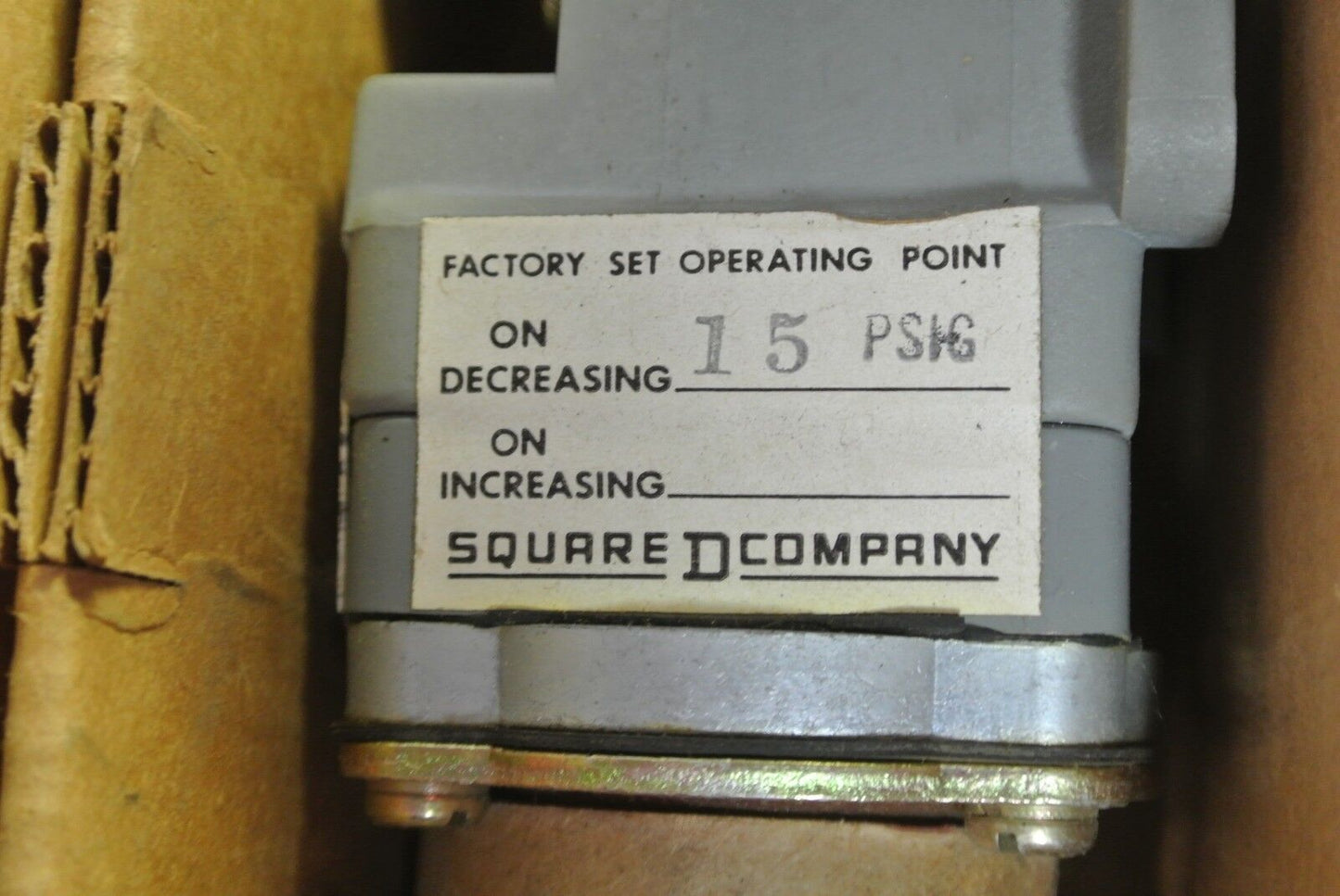 SQUARE D 9012 GNO-3 Ser. A PRESSURE SWITCH - 15 PSI on DECREASING - NEW SURPLUS
