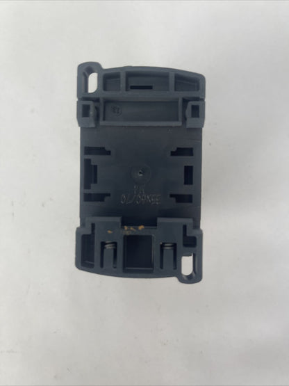 TELEMECANIQUE LC1 D09 CONTACTOR 25A 600VAC 7.5HP COIL 24V 50/60HZ