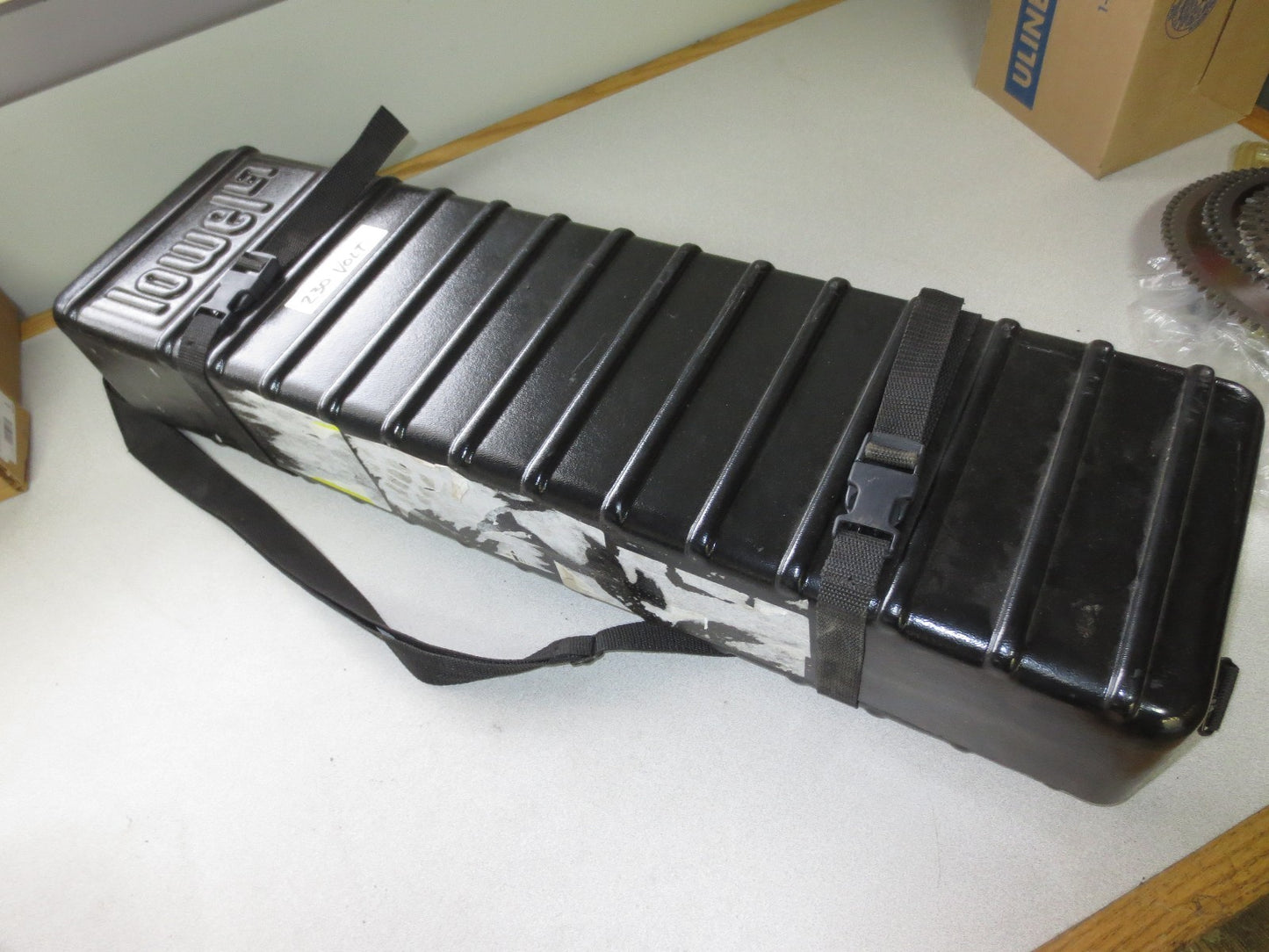 LOWELL TOTA PROFESSIONAL PHOTOGRAPHY LIGHTING SYSTEM - LIGHTS TRIPODS UMBRELLAS