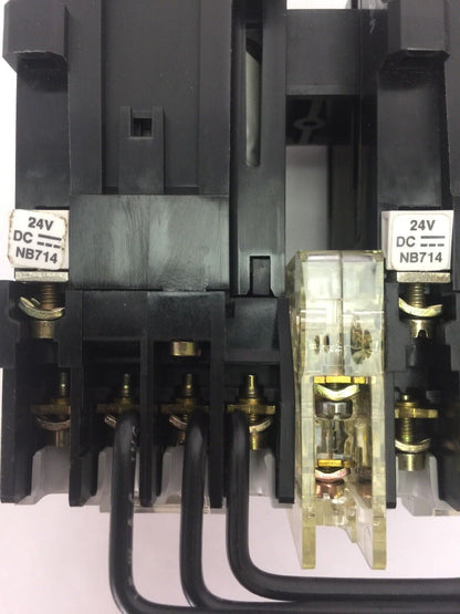 ALLEN BRADLEY 104-A09NZ243 REVERSING CONTACTOR SER A 600VAC 9A 5HP COIL 24VDC
