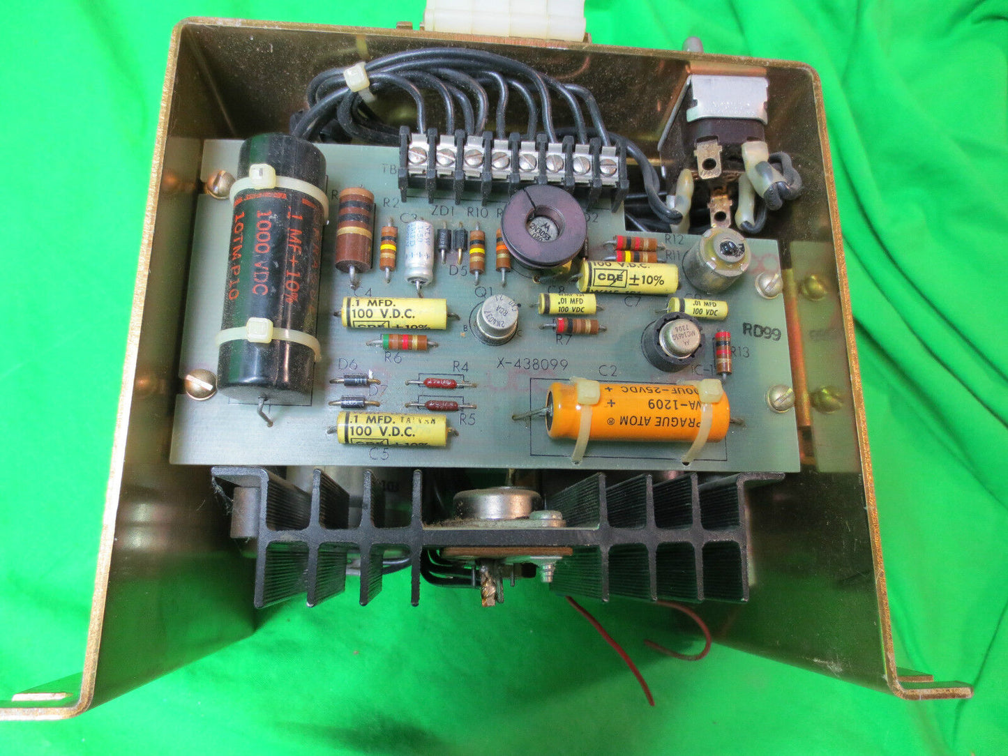 ALLEN-BRADLEY 1720-P1 Ser. B - POWER SUPPLY