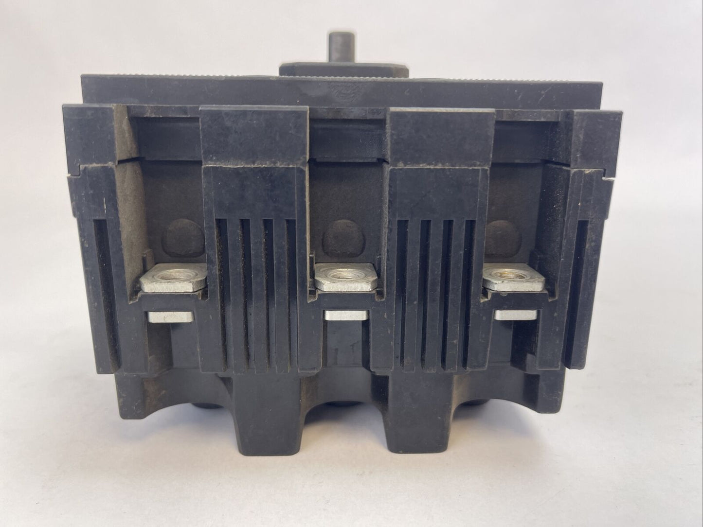 ITE/SIEMENS EE3-B030 CIRCUIT BREAKER 3POLE 30AMP 125/250VDC 240VAC