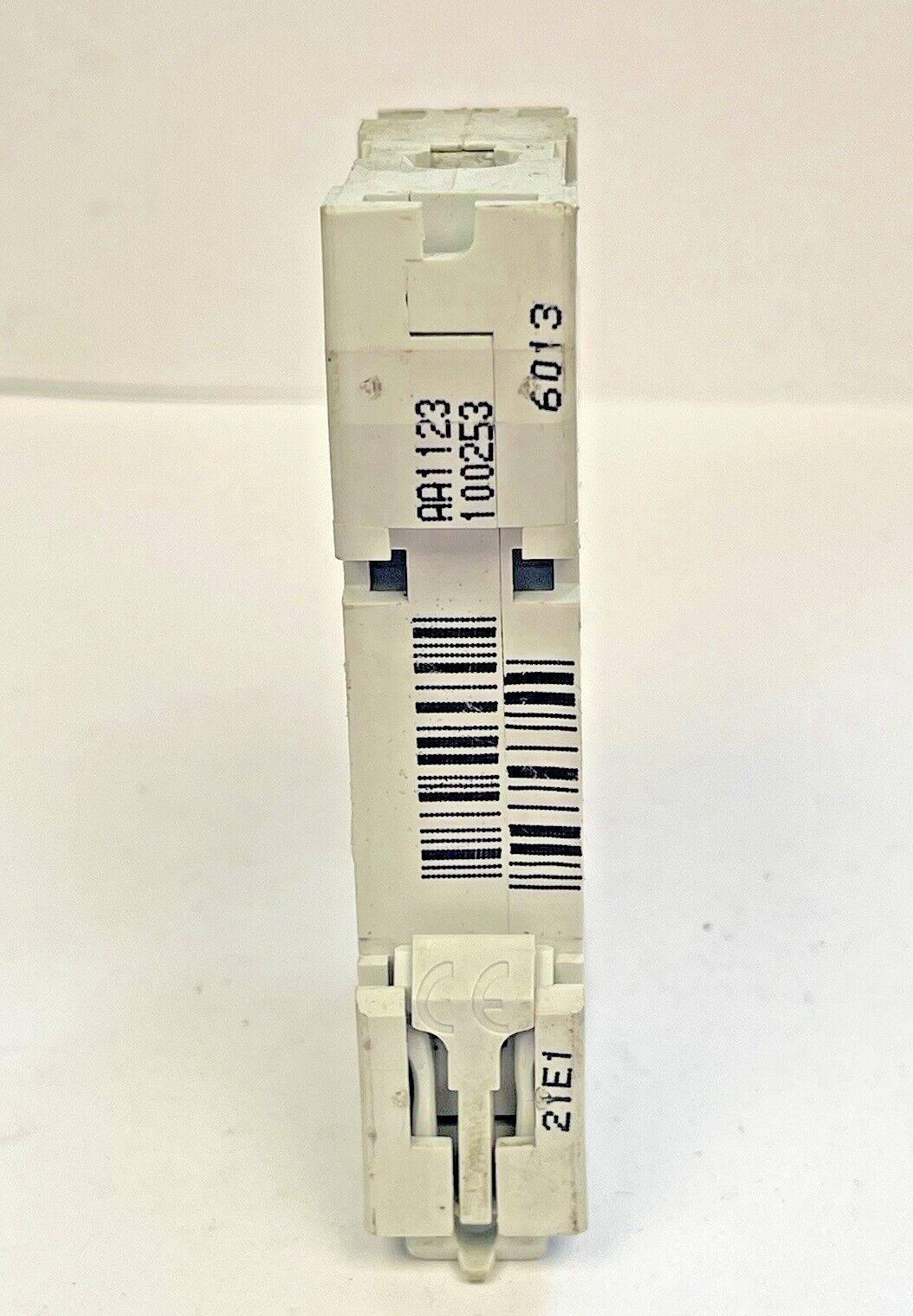 SCHNEIDER - 24436 - C 25 A -  277VAC, 25 A - MULTI 9 - SUPPLEMENTARY BREAKER