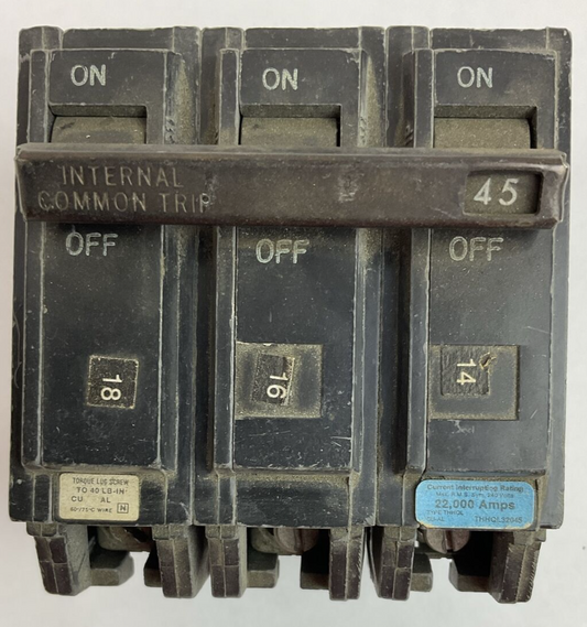 GE TYPE THHQL32045 45AMP 240VAC 3POLE CIRCUIT BREAKER