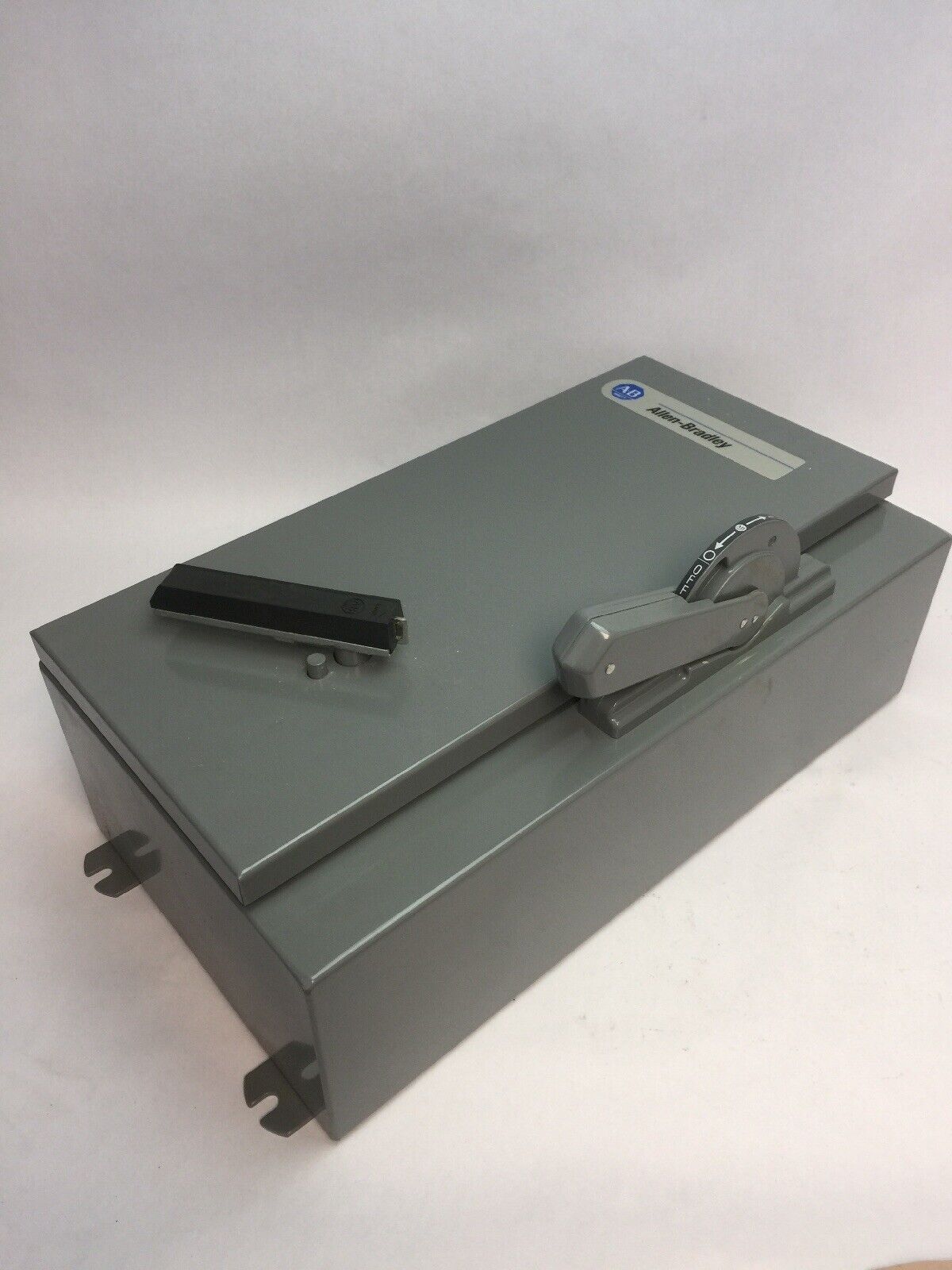 ALLEN BRADLEY 1494F-JNC666 DISCONNECT SWITCH 60 AMP 40HP 600VAC 250VDC FUSIBLE