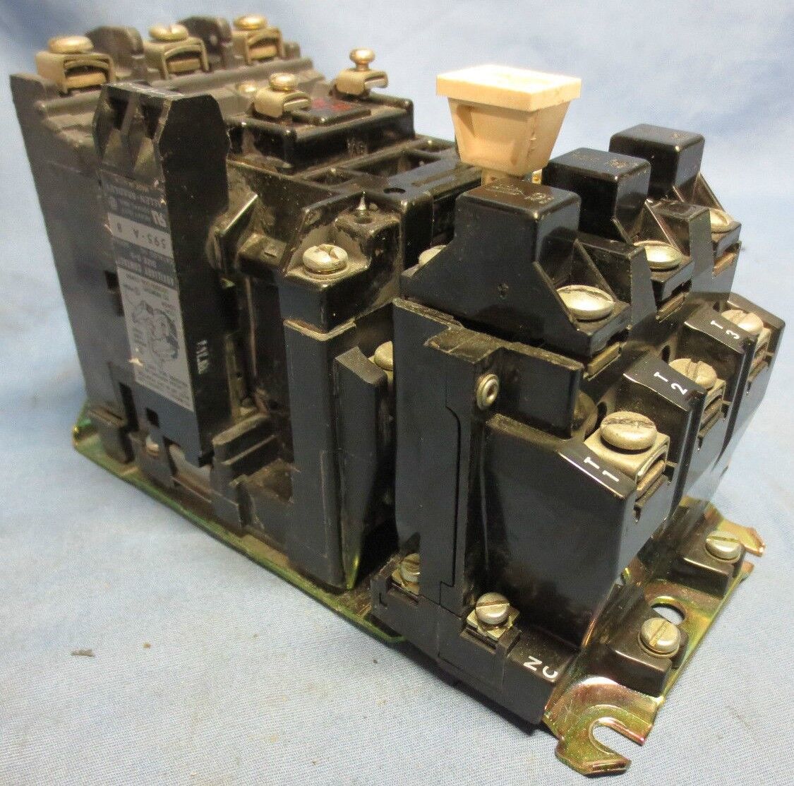 ALLEN-BRADLEY 509-AOD STARTER Ser B w/ W39 HEATERS, CB236 COIL, 595-A AUX CONT