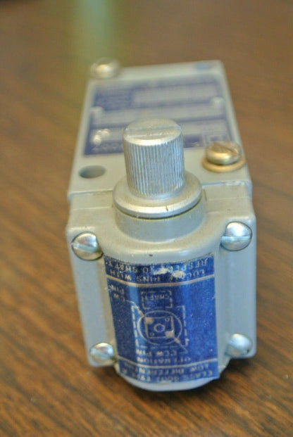 SQUARE D 9007 B66A2 LIMIT SWITCH / SNAP SWITCH / 120-600V / NEW SURPLUS