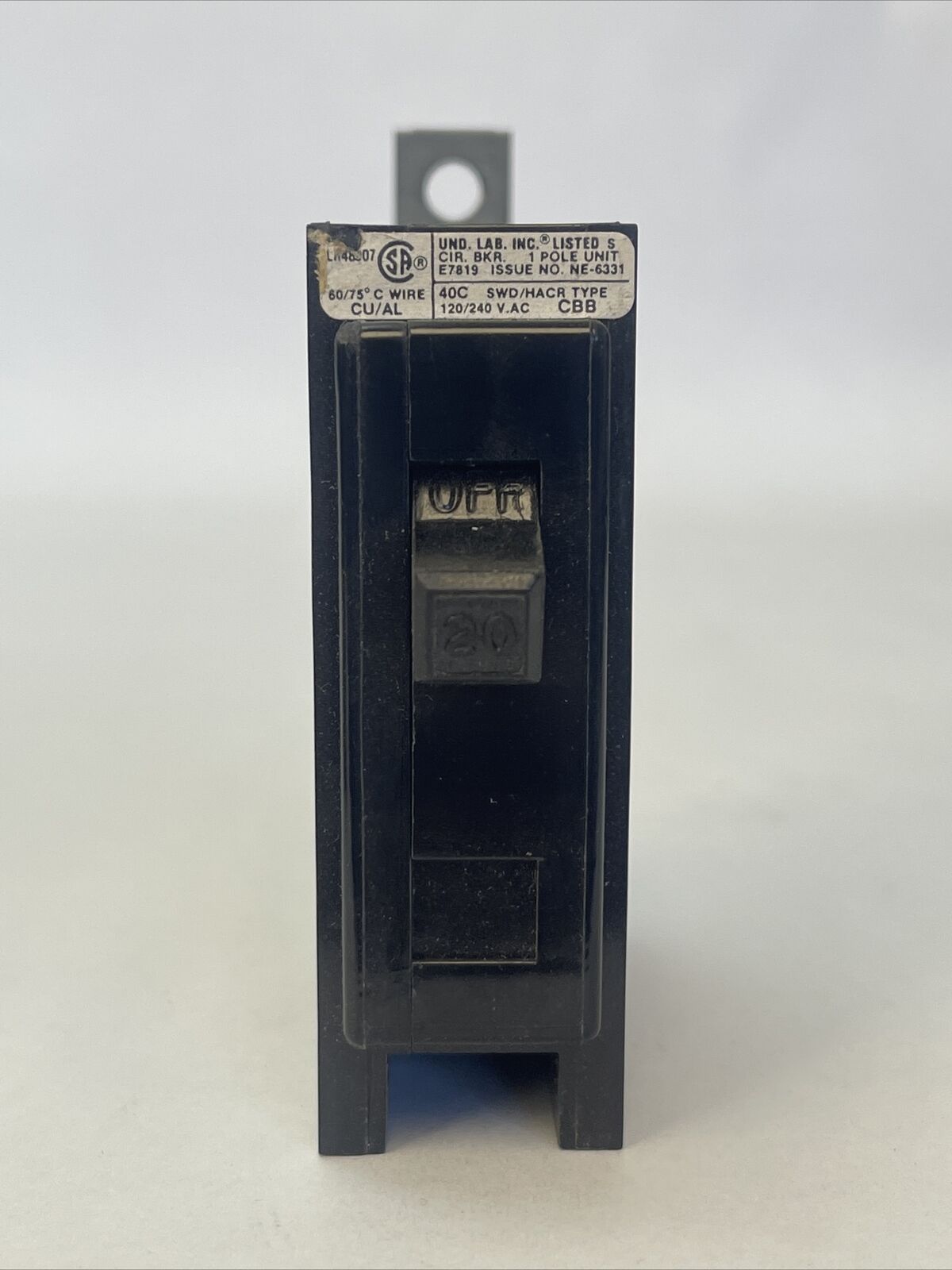 CHALLENGER CBB1020 CIRCUIT BREAKER 20AMP 1POLE 120/240VAC (LOT OF 11)