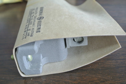 GE TNI62 INSULATED GROUNDABLE NEUTRAL 600VAC 250VDC 60A MAX NEW SURPLUS MODEL 1