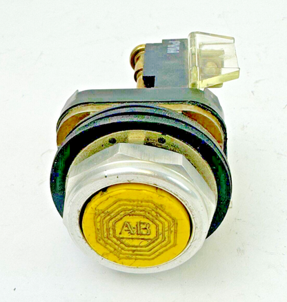 ALLEN-BRADLEY - 800T-A SER. T TYPE 4, 13 - YELLOW PUSH BUTTON W/ 800T-XD1 SER. D