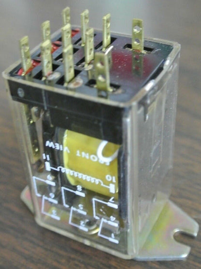 SQUARE D  8501 KT-13 GENERAL PURPOSE RELAY 3PDT, 10A, 120VAC RES. - NEW SURPLUS