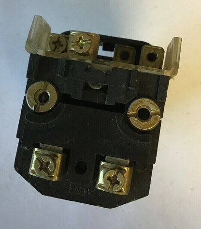 ALLEN-BRADLEY 800T-QT24  SER. T GREEN PUSHBUTTON SWITCH 24VAC/DC #757 LAMP