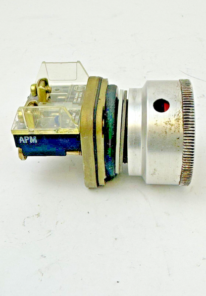 ALLEN-BRADLEY - 800T-D SER. T - RED PUSH BUTTON W/ 800T-X1 SER. D & GUARD